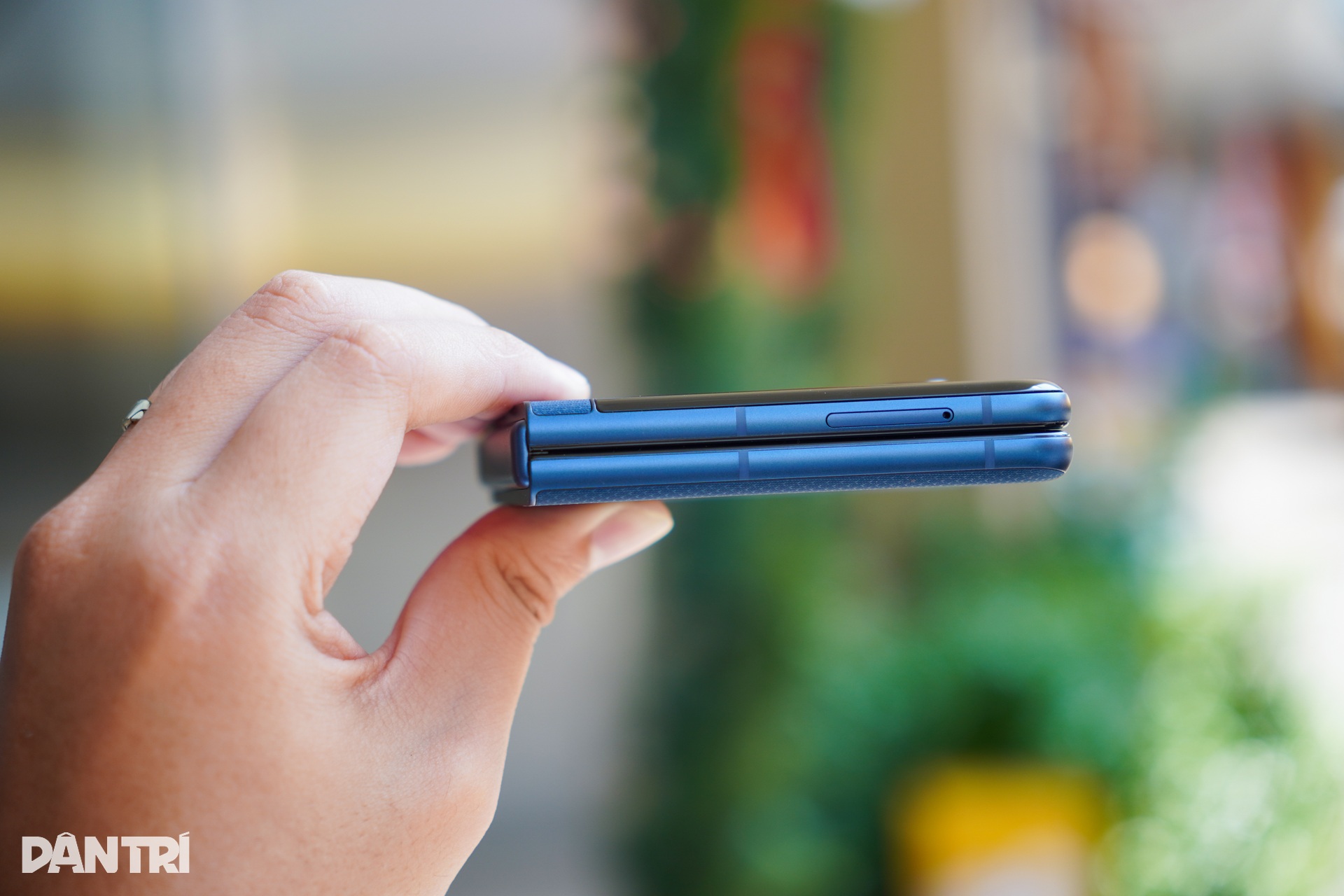 Đánh giá Motorola Razr 60: Có gì để đối đầu Samsung Galaxy Z Flip7 FE? - 3