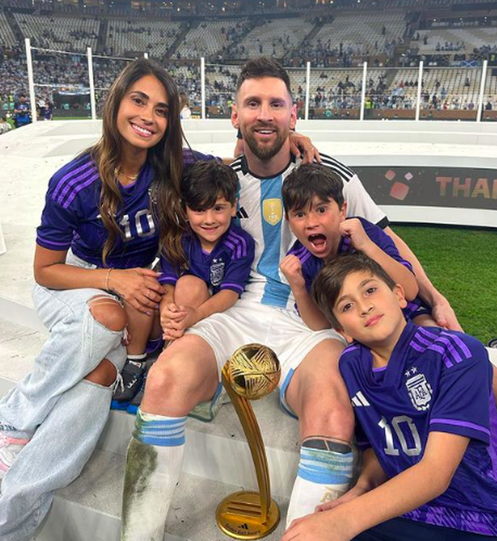 Bà xã Lionel Messi: Thành tích học tập khủng, sở hữu nhan sắc như hoa hậu - 1 Bà xã Lionel Messi: Thành tích học tập khủng, sở hữu nhan sắc như hoa hậu - 1