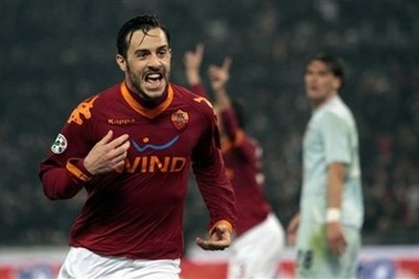 Roma khiến Lazio "ôm hận" trong trận derby nhạt nhòa