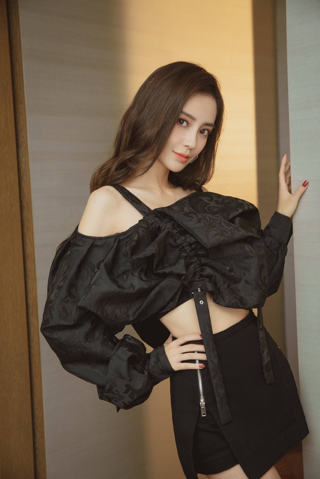 Angelababy lần đầu lên tiếng sau nghi vấn tới câu lạc bộ thoát y - 2 Angelababy lần đầu lên tiếng sau nghi vấn tới câu lạc bộ thoát y - 2