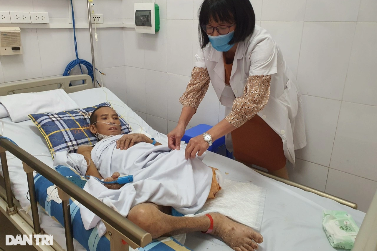 ການຕິດເຊື້ອແບັກທີເລຍພິເສດ, ພໍ່ຂອງລູກ 3 ຄົນຕ້ອງຕັດຂາ 6 ຄັ້ງ - 2 Nhiễm vi khuẩn đặc biệt, người bố 3 con phải cắt bỏ chân 6 lần - 2