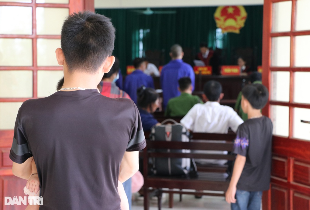 Ngã rẽ cuộc đời 3 đứa trẻ sau phi vụ ma túy hơn một triệu đồng của bố - 1 Ngã rẽ cuộc đời 3 đứa trẻ sau phi vụ ma túy hơn một triệu đồng của bố - 1