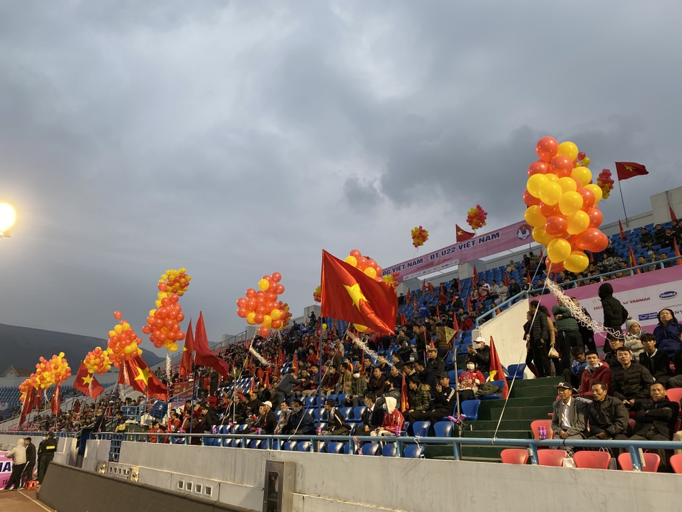 Tuyển Việt Nam 3-2 U22 Việt Nam: Văn Quyết, Đức Chinh ghi bàn - 36 Tuyển Việt Nam 3-2 U22 Việt Nam: Văn Quyết, Đức Chinh ghi bàn - 36