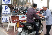 Hà Nội: Nhiều điểm trông xe vẫn thoả sức “chặt chém”