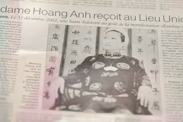 Nghệ nhân Hồ Thị Hoàng Anh phục hiện bánh mứt cung đình Huế (Trung tâm Bảo tồn Di tích Cố đô Huế thực hiện)