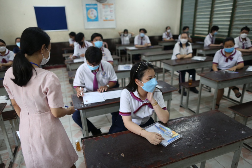 Bỏ cả kỳ nghỉ lễ, học sinh vẫn không chọn nổi nguyện vọng vào lớp 10 - 3 Bỏ cả kỳ nghỉ lễ, học sinh vẫn không chọn nổi nguyện vọng vào lớp 10 - 3