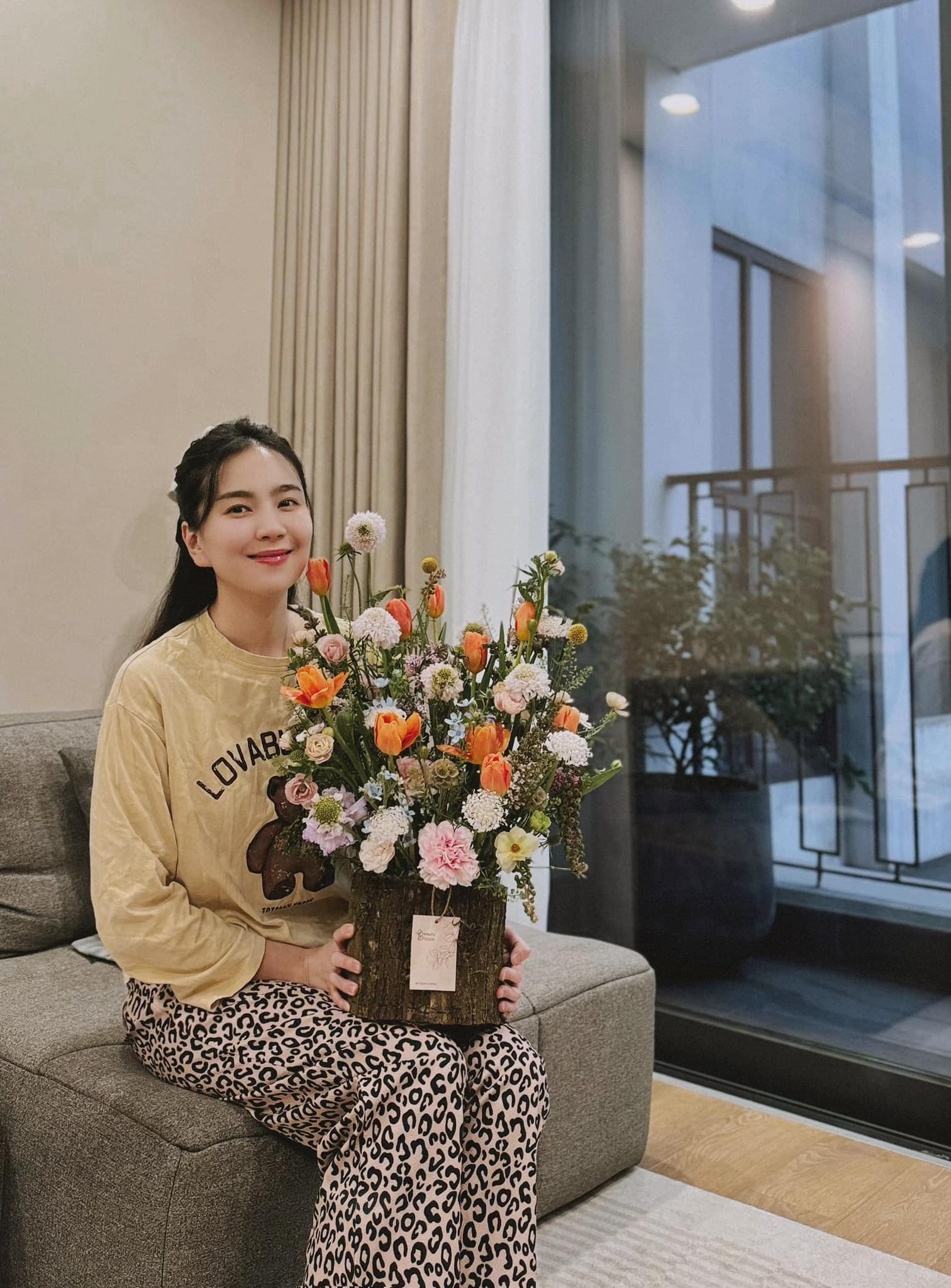 MC Mai Ngoc ile aynı dönemde sahne alan Hanoi'li güzel kızlar şimdi ne yapıyor? - 4 Dàn hot girl Hà thành cùng thời với MC Mai Ngọc giờ ra sao? - 4