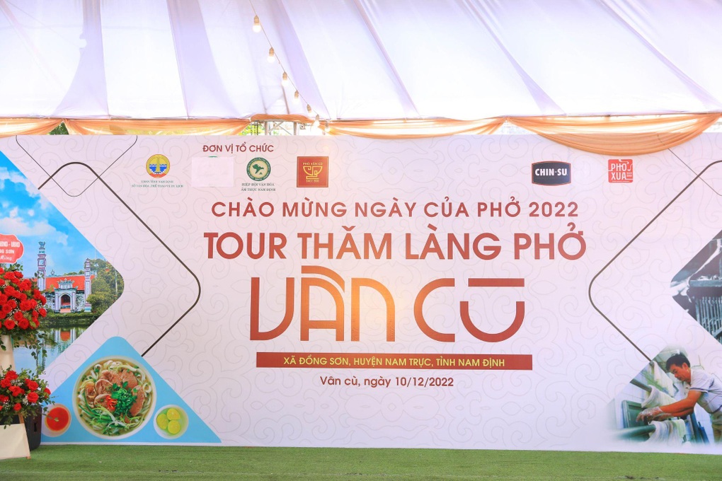 Không gian phở xưa Nam Định được tái hiện tại làng phở Vân Cù - 1 Không gian phở xưa Nam Định được tái hiện tại làng phở Vân Cù - 1