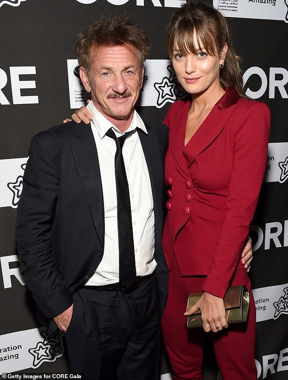 Nam diễn viên 60 tuổi Sean Penn kết hôn với bạn gái 9X - 1 Nam diễn viên 60 tuổi Sean Penn kết hôn với bạn gái 9X - 1