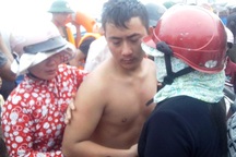 Cứu sống 2 ngư dân đuối nước trên biển