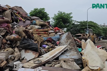 Bãi trung chuyển rác gần trường học ở Nha Trang