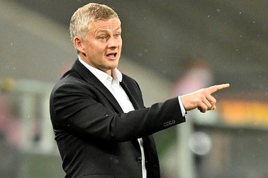 Man Utd - Crystal Palace: Van de Beek sẽ ra mắt?