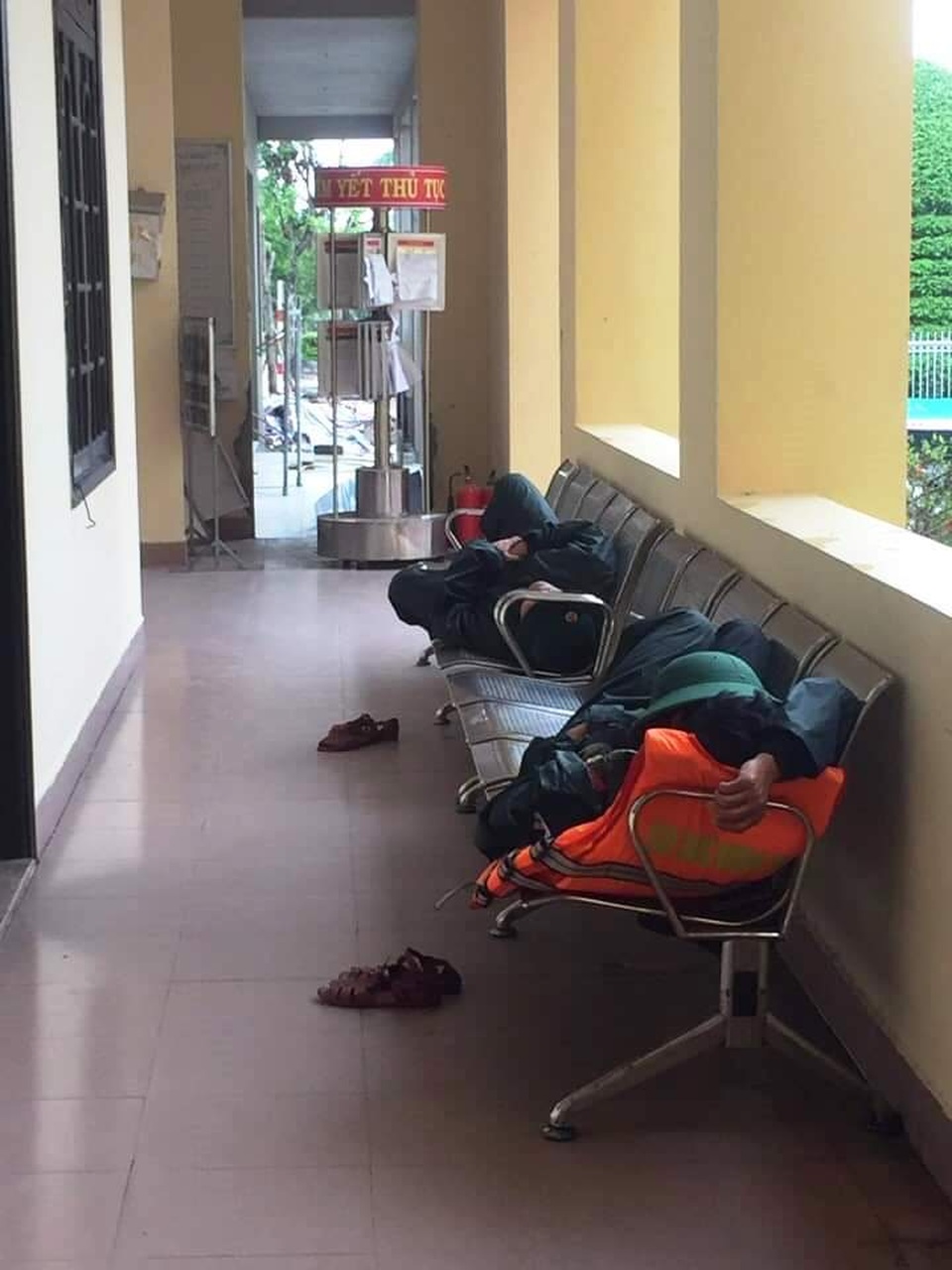 Thủy điện tiếp tục xả nước, Huế sẽ đón lũ lớn trong đêm - 10 Thủy điện tiếp tục xả nước, Huế sẽ đón lũ lớn trong đêm - 10