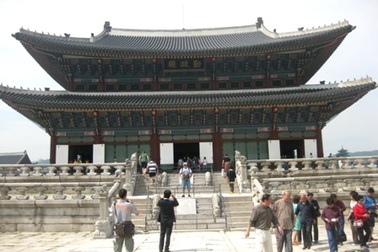 Tham quan Cung điện Hoàng gia Gyeongbok ở Hàn Quốc