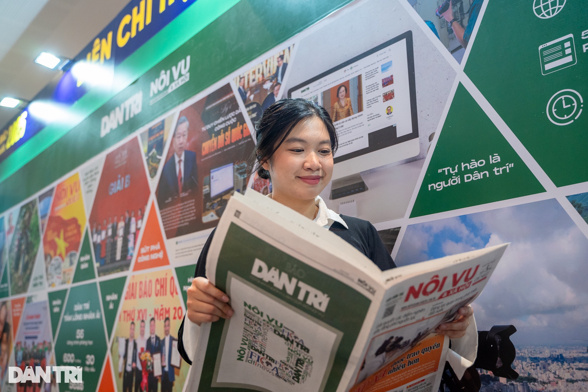 Gen Z nối dài ngòi bút cách mạng trên mặt trận số - 4 Gen Z nối dài ngòi bút cách mạng trên mặt trận số - 4