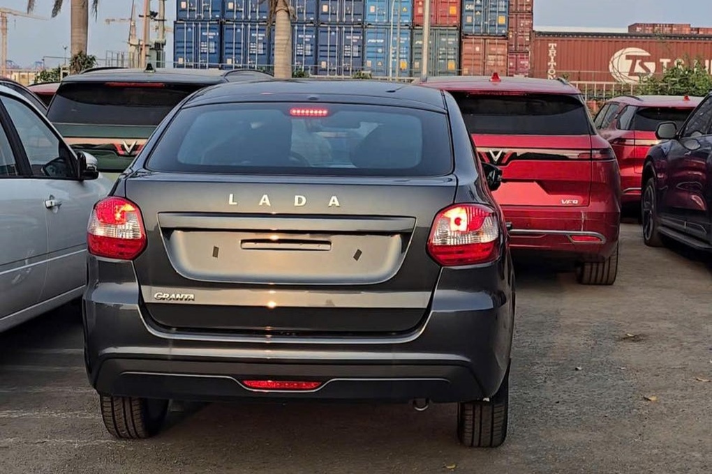 Rộ tin loạt ô tô Nga giá từ 390 triệu đã về Việt Nam, có cả sedan và SUV - 2 Rộ tin loạt ô tô Nga giá từ 390 triệu đã về Việt Nam, có cả sedan và SUV - 2
