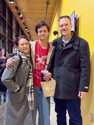 Siêu mẫu Ngọc Nga kể hôn nhân viên mãn bên chồng Tây, 2 con trai cao gần 2m - 11