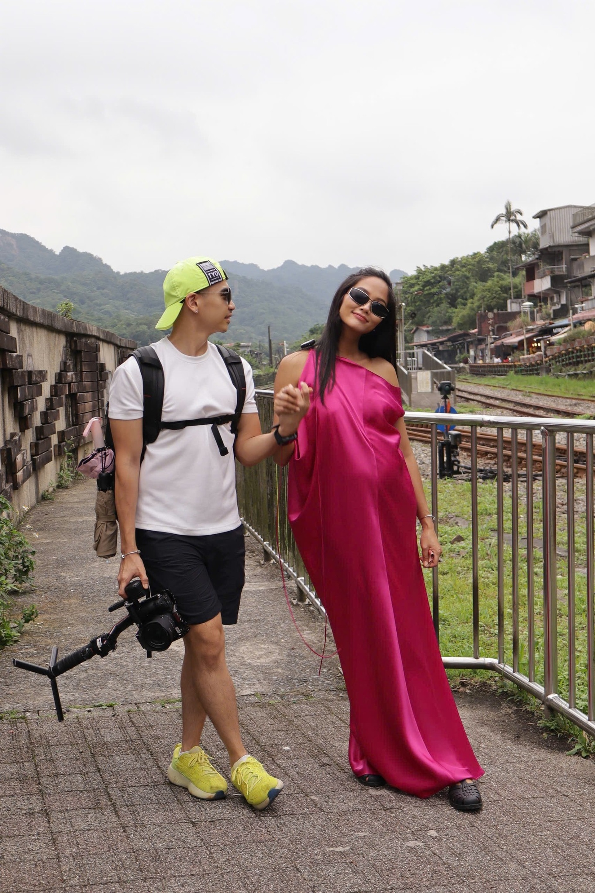 H’Hen Niê nói gì khi bầu vượt mặt vẫn mặc gợi cảm, đi giày cao gót? - 13 H’Hen Niê nói gì khi bầu vượt mặt vẫn mặc gợi cảm, đi giày cao gót? - 13