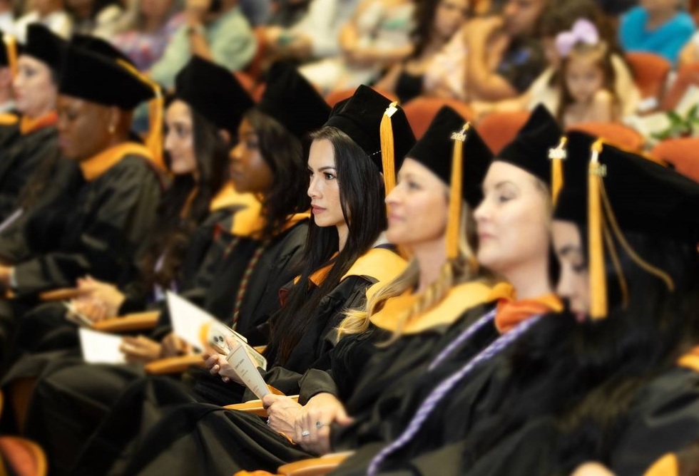 Tiến sĩ Việt chữa bệnh tâm thần ở Mỹ: Làm 3 ngày/tuần, lương 4 tỷ đồng/năm - 4 Tiến sĩ Việt chữa bệnh tâm thần ở Mỹ: Làm 3 ngày/tuần, lương 4 tỷ đồng/năm - 4