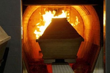 Cô gái bị thiêu sống vì bác sĩ tưởng rằng đã chết