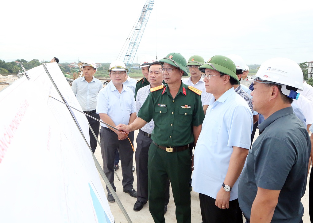 Chủ tịch Phú Thọ đốc thúc hợp long cầu Phong Châu mới vào ngày 2/9 - 1 Chủ tịch Phú Thọ đốc thúc hợp long cầu Phong Châu mới vào ngày 2/9 - 1
