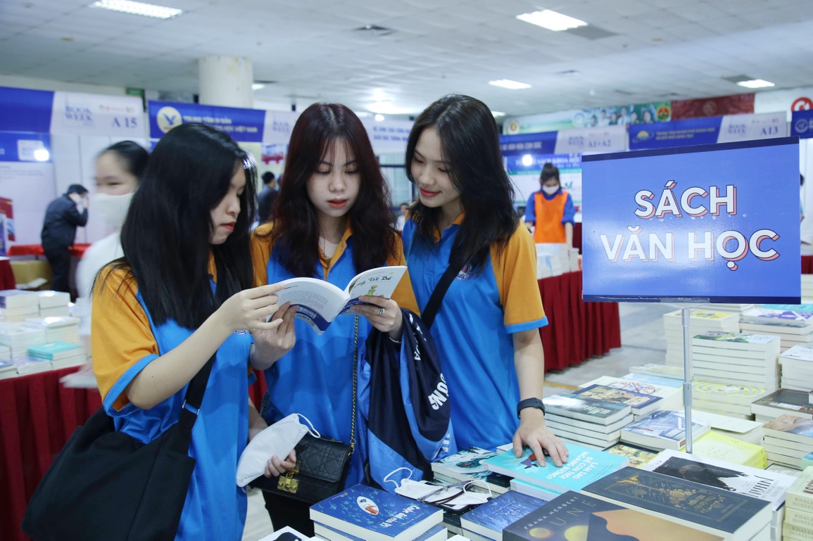 Phát động cuộc thi Cuốn sách thay đổi cuộc đời - 2 Phát động cuộc thi Cuốn sách thay đổi cuộc đời - 2