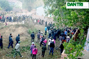 Vụ phá nát làng cổ: Người dân không "biết mặt" quyết định cưỡng chế