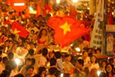 Lễ hội trên đường phố Việt Nam