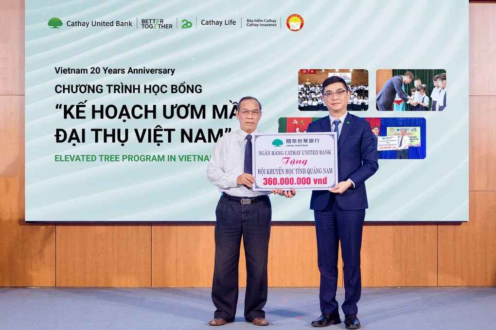 CUBHCM trao học bổng “ươm mầm đại thụ” cho học sinh vượt khó tại Quảng Nam - 2 CUBHCM trao học bổng “ươm mầm đại thụ” cho học sinh vượt khó tại Quảng Nam - 2