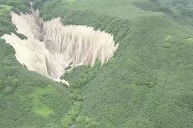 Vẻ đẹp kỳ ảo của thung lũng trắng