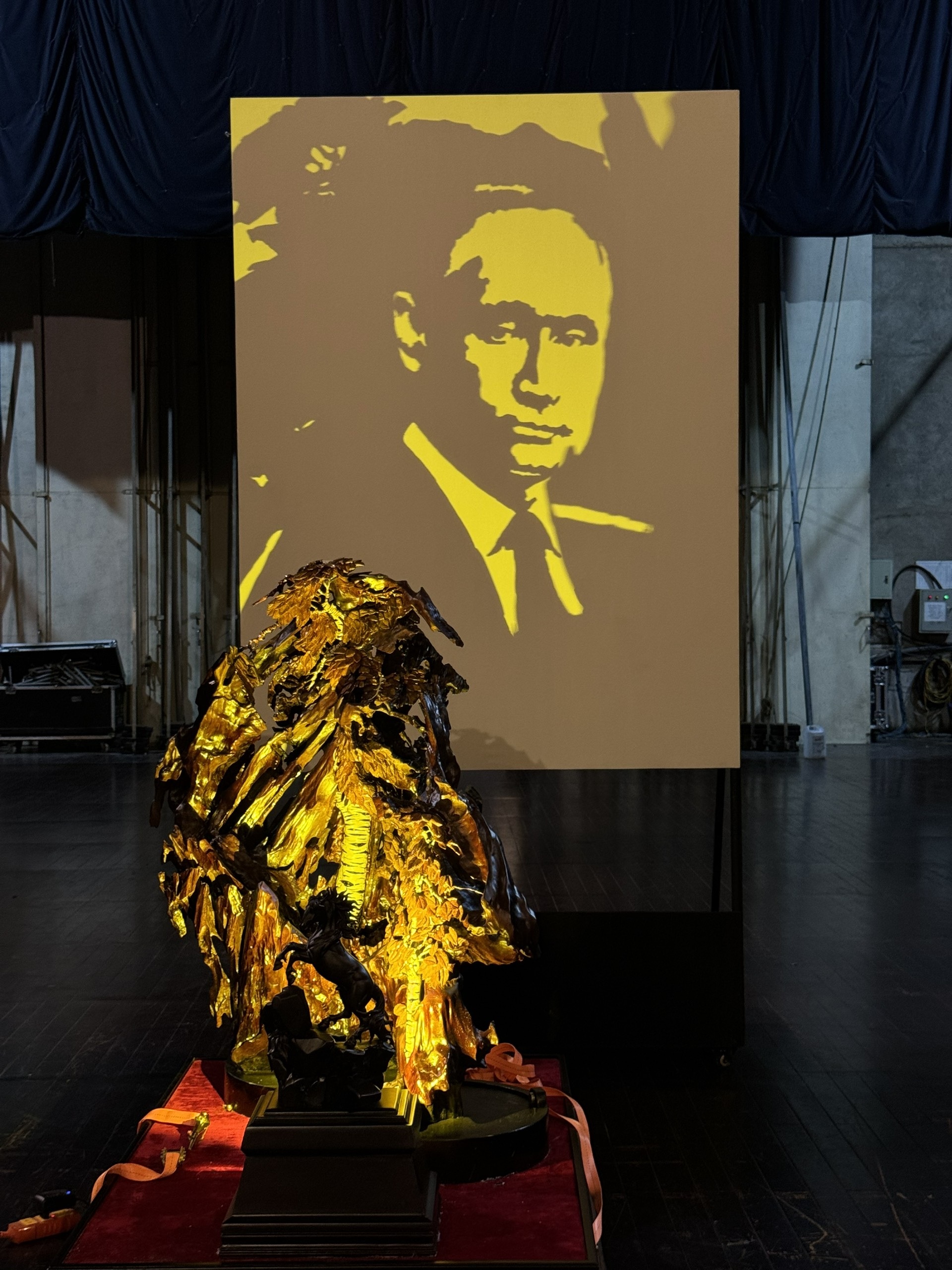 View - Món quà Tổng Bí thư tặng Tổng thống Putin được giữ kín đến phút chót | Báo Dân trí