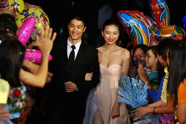 Sao rạng rỡ trên thảm đỏ HTV Awards