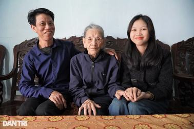 "Nhờ bạn đọc báo Dân trí, em được vào đại học, có nhà mới đón Tết"