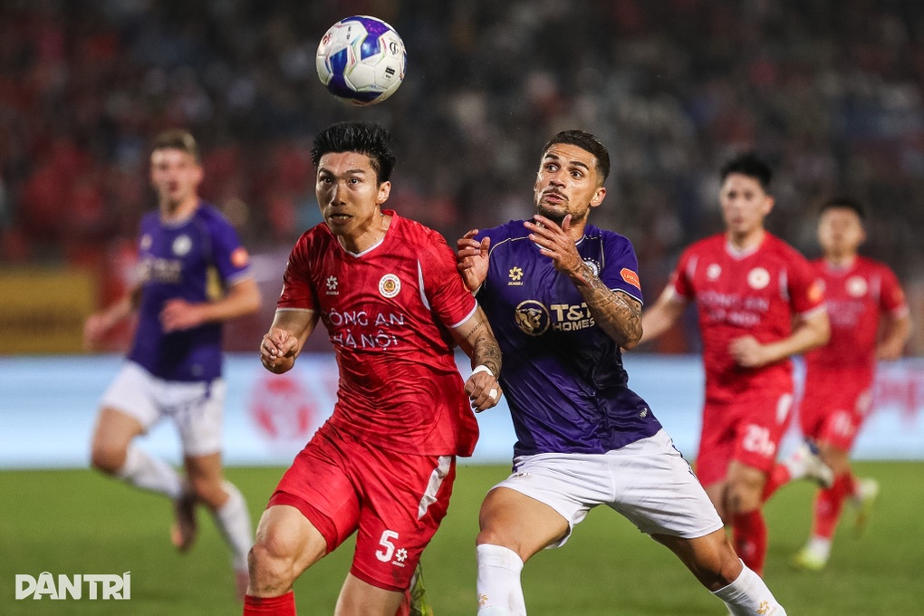 Hoàng Hên lập cú đúp, Hà Nội FC thắng kịch tính trước CLB Công an Hà Nội - 3 Hoàng Hên lập cú đúp, Hà Nội FC thắng kịch tính trước CLB Công an Hà Nội - 3