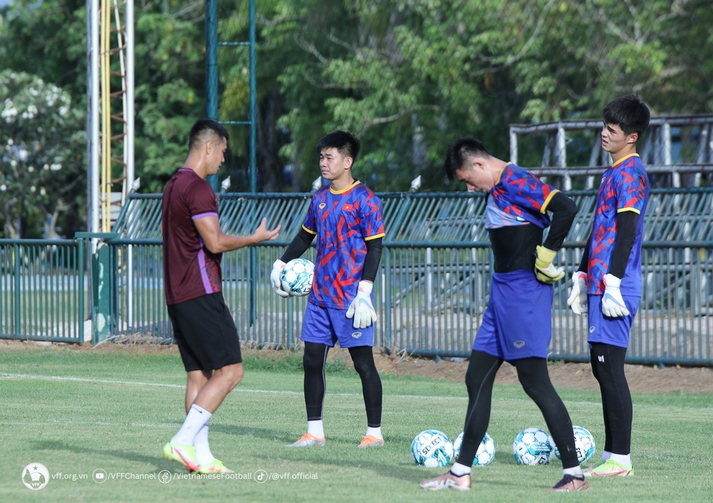 Căng mình tập luyện, U23 Việt Nam tự tin thắng trận ra quân giải Đông Nam Á - 6 Căng mình tập luyện, U23 Việt Nam tự tin thắng trận ra quân giải Đông Nam Á - 6