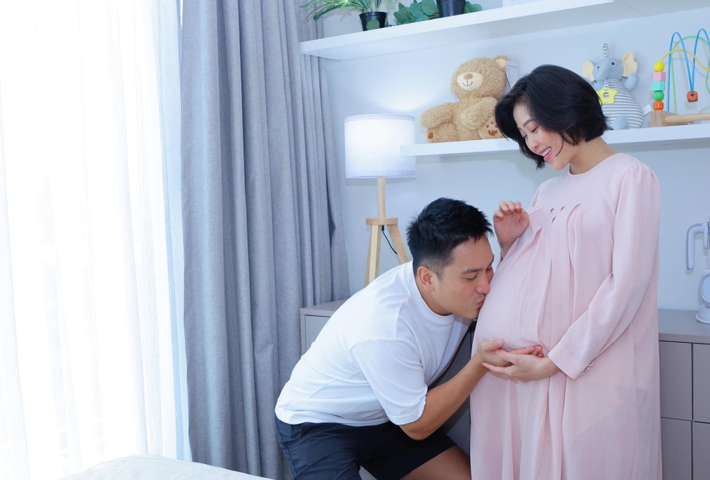 MC Liêu Hà Trinh sinh quý tử, được ck người kinh doanh nuông chiều rời khỏi sao? - 7 MC Liêu Hà Trinh sinh quý tử, được ck người kinh doanh nuông chiều rời khỏi sao? - 7