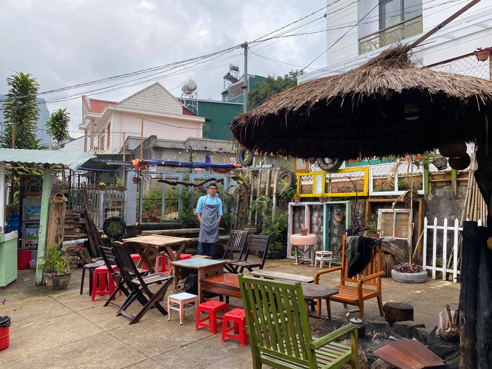 Chàng bếp phó bỏ phố về rừng dựng nhà vườn ở Đà Lạt - 2 Chàng bếp phó bỏ phố về rừng dựng nhà vườn ở Đà Lạt - 2