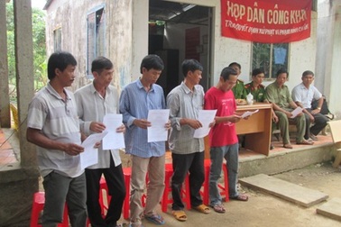 Họp dân công khai, xử phạt hành chính 5 con bạc