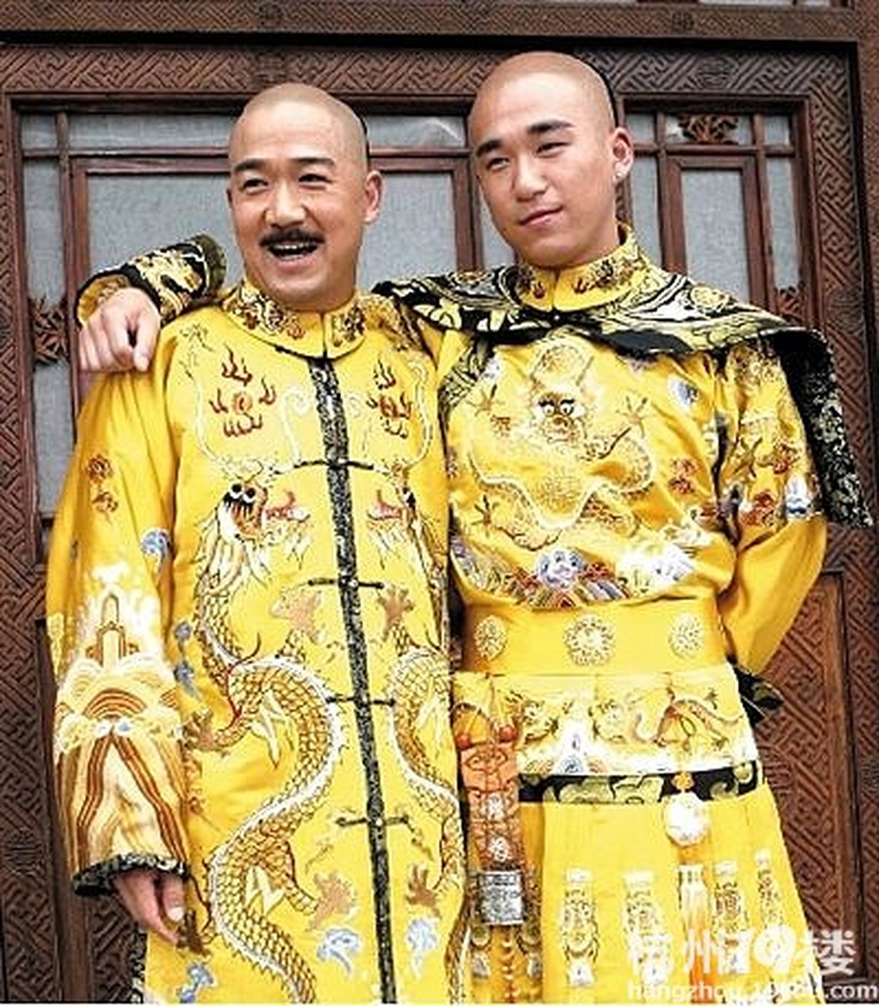 Hai quý tử sống trong nhung lụa nhưng khiến cha đau lòng vì cảnh tù tội - 7 Hai quý tử sống trong nhung lụa nhưng khiến cha đau lòng vì cảnh tù tội - 7