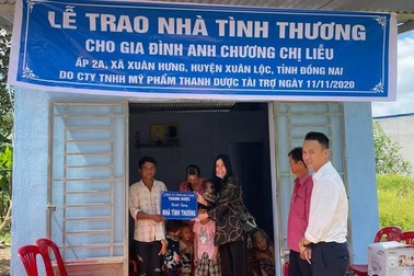 Mỹ phẩm Thanh Dược trao nhà tình thương cho gia đình khó khăn