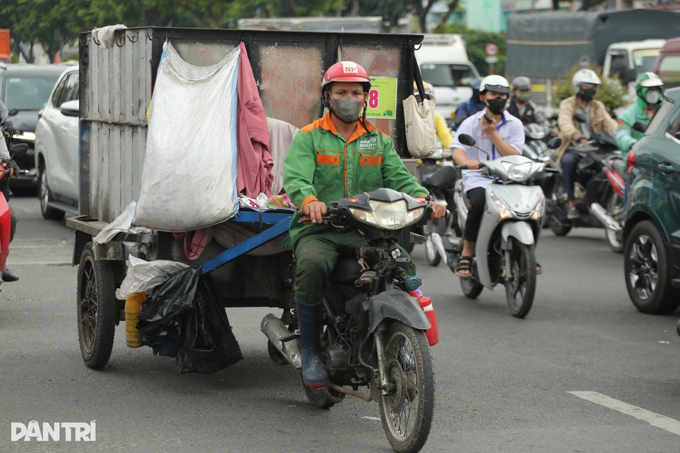 Đơn vị thu gom rác lên tiếng trước ngày TPHCM áp dụng cân rác tính tiền - 1 Đơn vị thu gom rác lên tiếng trước ngày TPHCM áp dụng cân rác tính tiền - 1