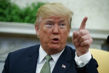 Ông Trump để ngỏ mọi phương án, Nga cảnh báo Mỹ không can thiệp quân sự Venezuela