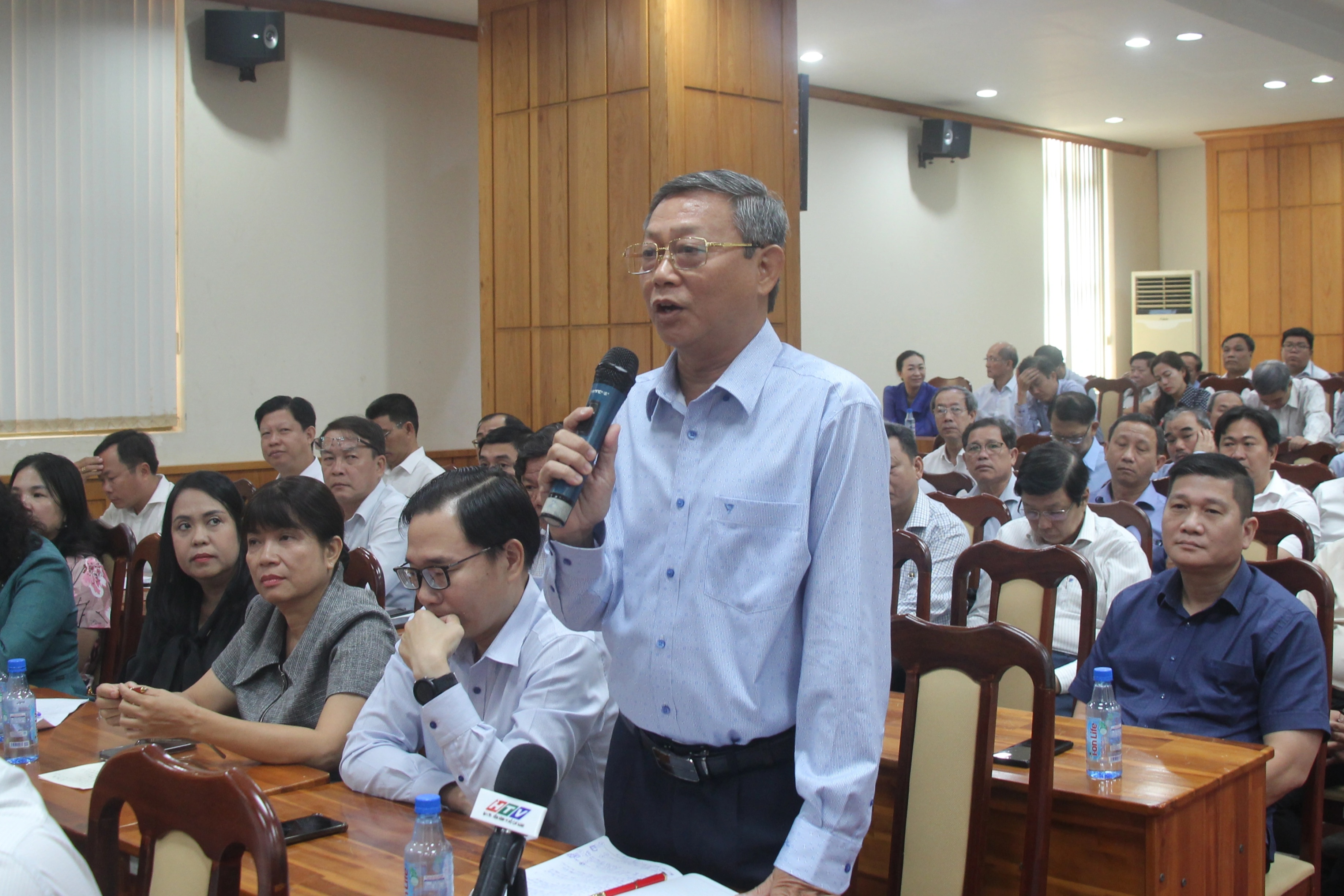 Biträdande utbildningsminister: Ta inte extra undervisning och lärande för givet - 2 Thứ trưởng Bộ GDĐT: Đừng xem dạy thêm học thêm là việc đương nhiên - 2