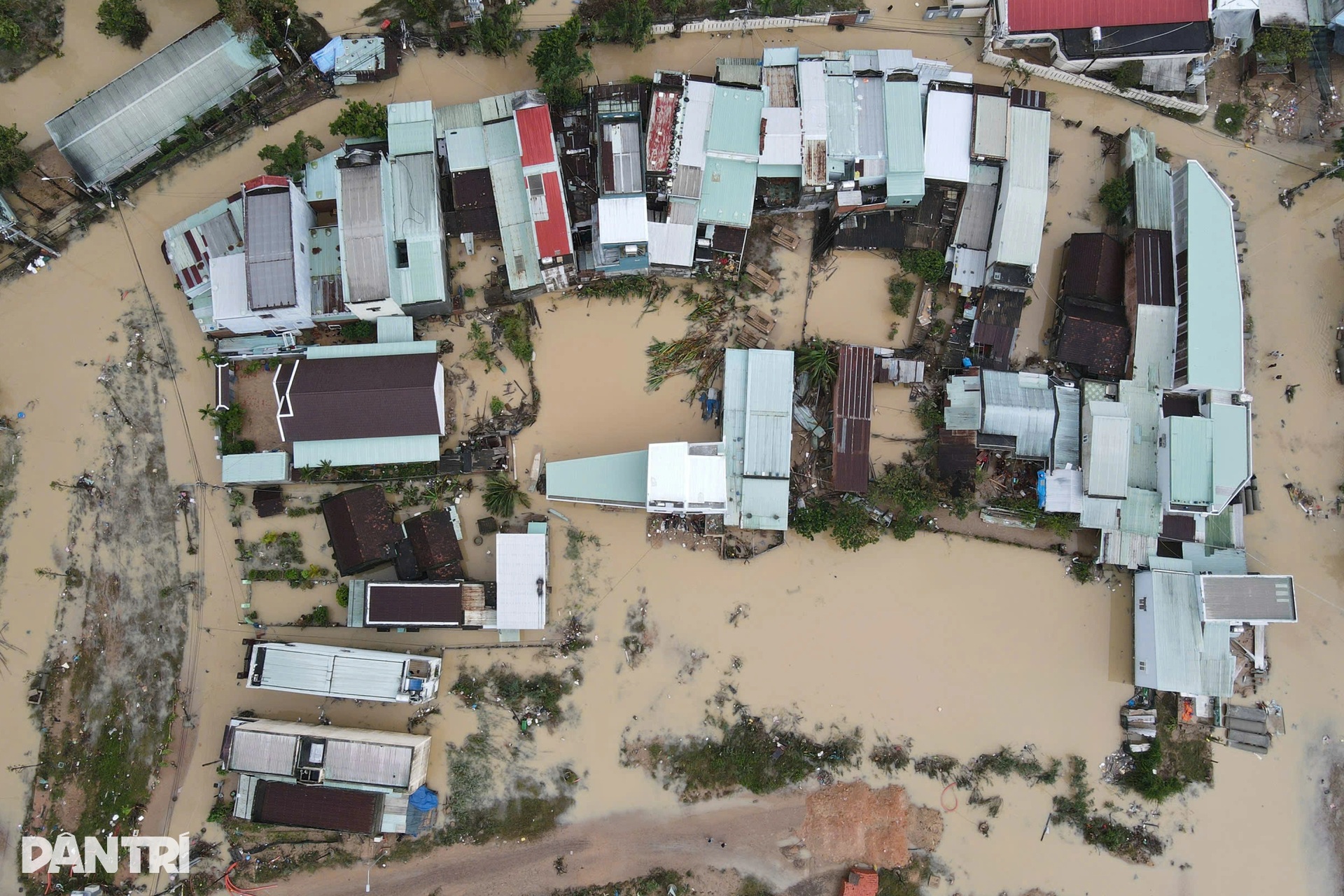 Lũ phá cửa cuốn trôi tài sản, nhiều gia đình trắng tay sau đại hồng thủy - 9