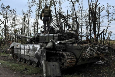 Ukraine đã tịch thu bao nhiêu vũ khí hạng nặng của Nga?