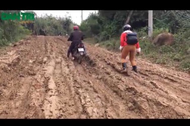 Cung "đường chết" ở miền Tây xứ Nghệ: