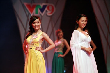 “Người đẹp hoa Anh Đào” khoe sắc