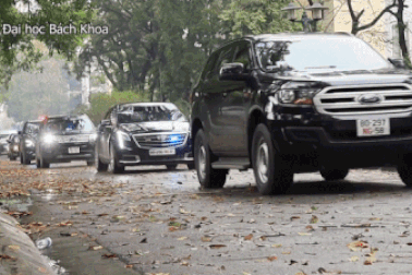 Dàn xe đặc chủng hộ tống Ngoại trưởng Mỹ trên đường phố Hà Nội