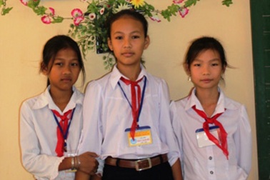 Nhặt được tiền triệu, ba nữ sinh tìm trả người đánh mất