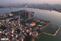 Toàn cảnh Hồ Tây: Dày đặc nhà cao tầng vây quanh, vắng bóng cây xanh